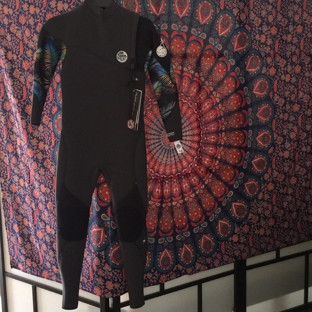 RIPCURL wetsuit; junior